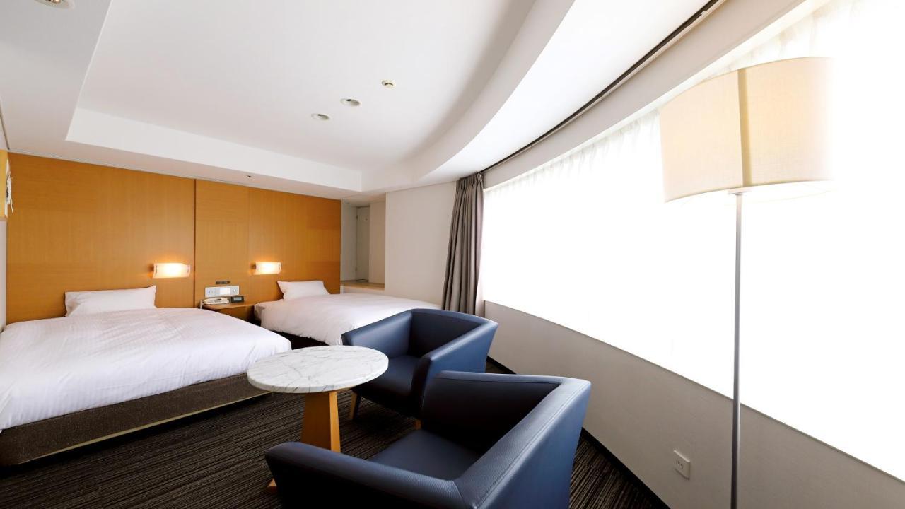 โรงแรม โรงแรมสไมล์ โยสึฮาชิ 3*